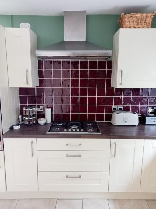 House With Free Parking And Large Garden Βίλα Wyke Regis Εξωτερικό φωτογραφία